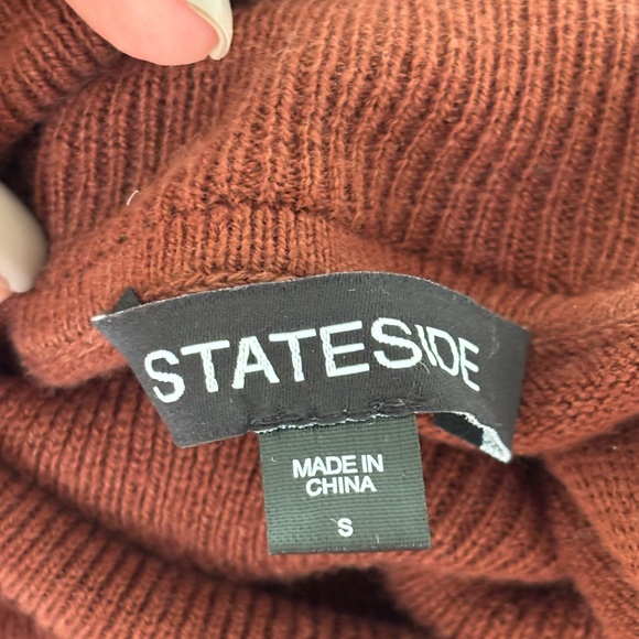 NWOT Stateside Saddles Shoulder Turtleneck Sweater Cafe Latte Sz Small - Picture 3 of 5